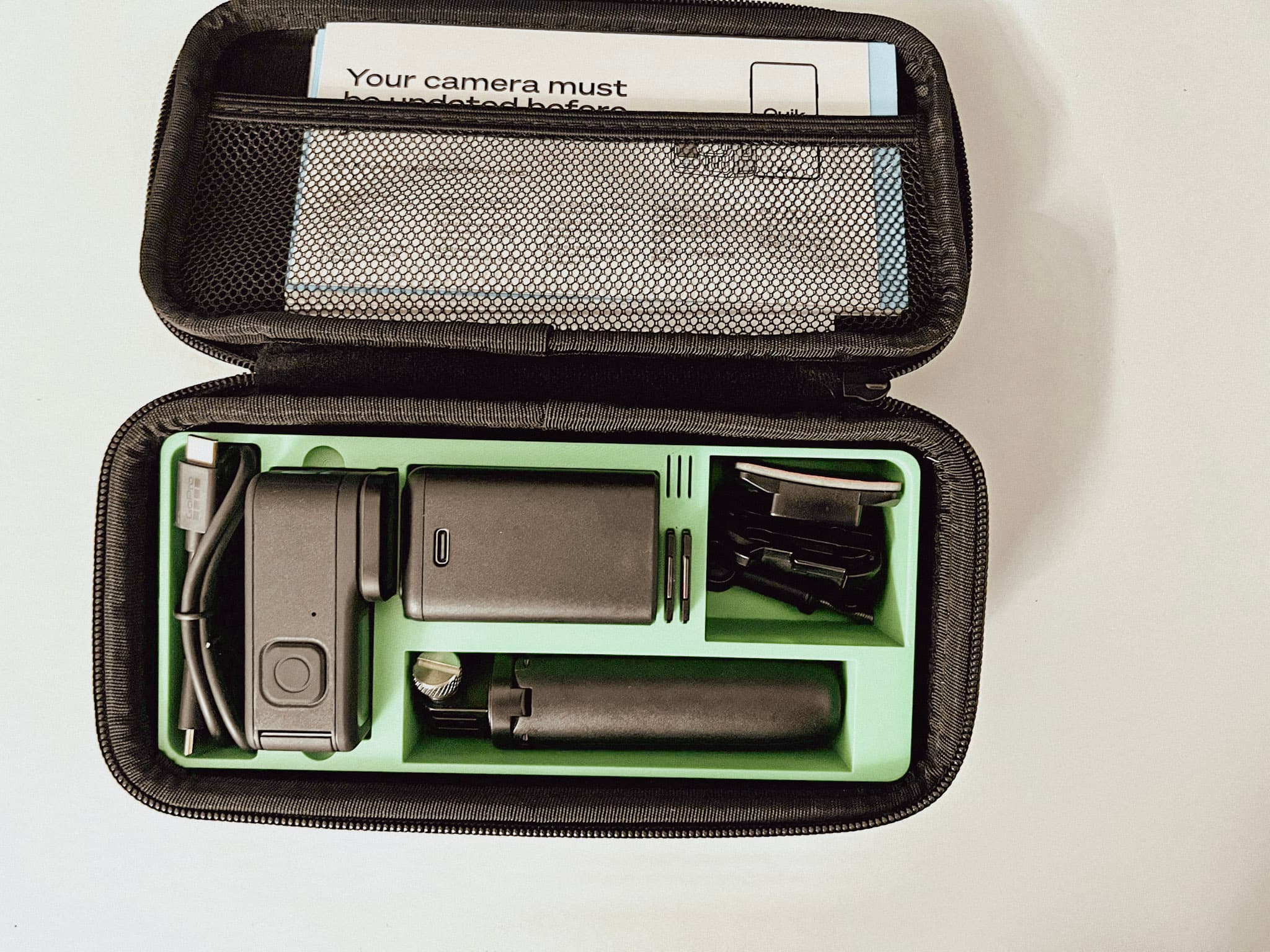 3D-gedruckter Organizer aus PLA für ein GoPro Reise-Etui mit Fächern für Kamera und Zubehör